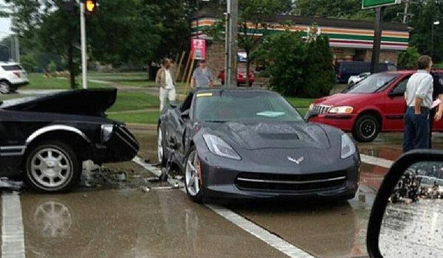 Car Crash: Lincoln Hits 2014 Chevrolet Corvette Stingray