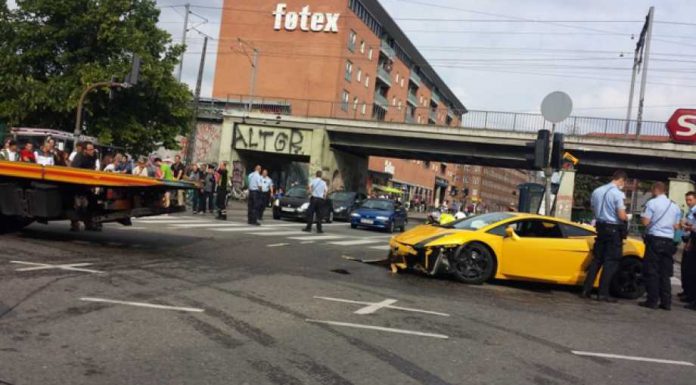 Car Crash: Yellow Lamborghini Gallardo Wrecked in Copenhagen