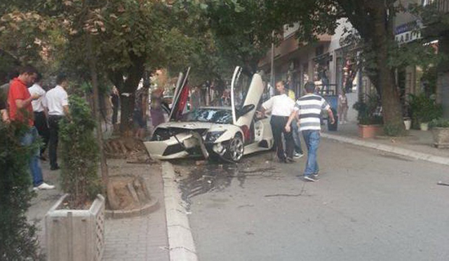 Car Crash: White Lamborghini Murcielago LP640 Crashes in Kosova