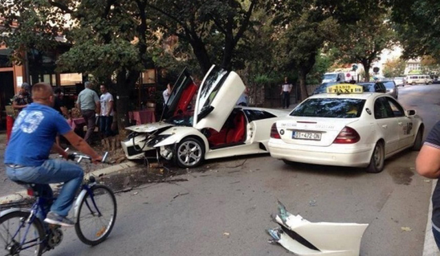 Car Crash: White Lamborghini Murcielago LP640 Crashes in Kosova