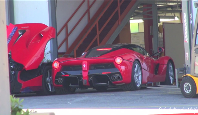 Video: Three LaFerraris Spotted in Italy