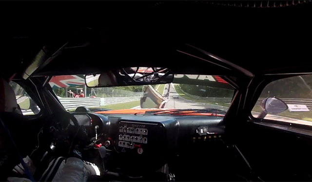 Video: Ginetta G55 GT3 hit by Door at 140mph
