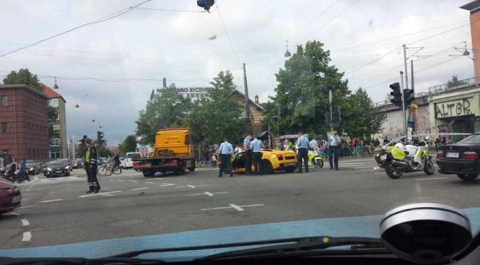 Car Crash: Yellow Lamborghini Gallardo Wrecked in Copenhagen