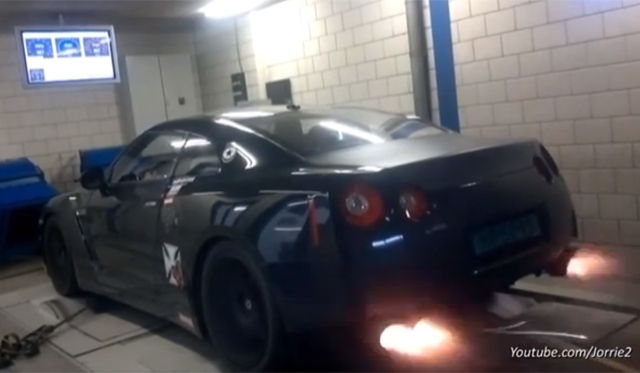 Vitaly Petrov's Flame-Spitting 1000hp Nissan GT-R