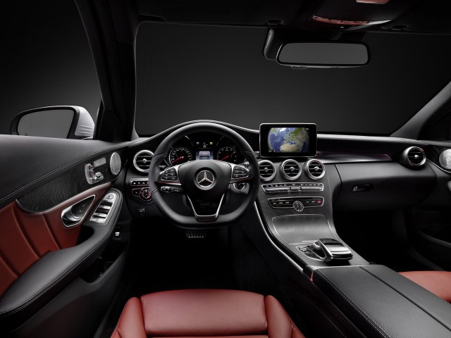2015 Mercedes-Benz C-Class Interior Detailed, Car Weighs 100kg Less