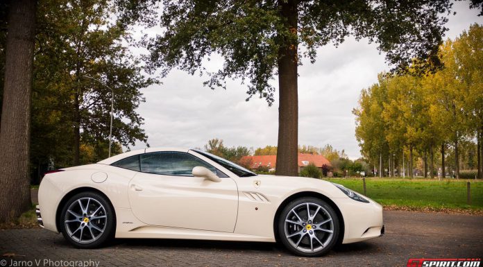 Avorio Ferrari California