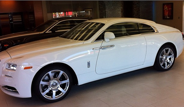 Floyd Mayweather Purchases White Rolls-Royce Wraith