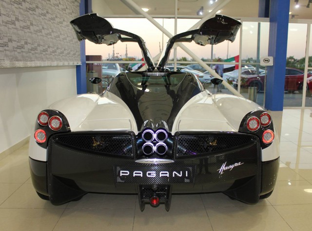 White and Carbon Fiber Pagani Huayra For Sale in Dubai