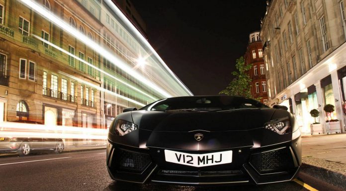 Photo of The Day: Black on Black Lamborghini Aventador in London