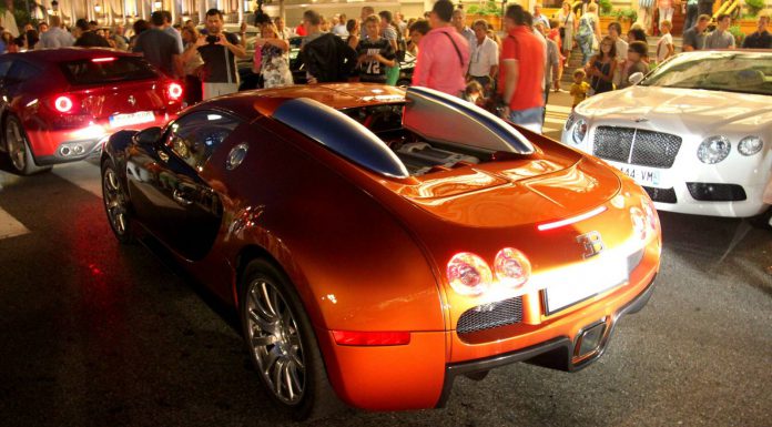 Video: Valet Struggles to Park a Veyron Outside Monte Carlo Casino