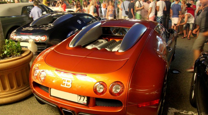 Video: Valet Struggles to Park a Veyron Outside Monte Carlo Casino