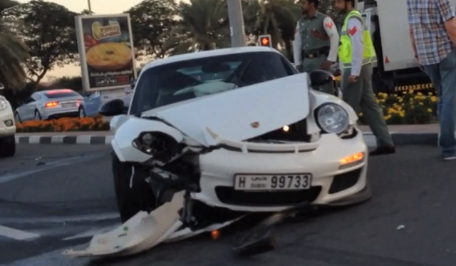 White Porsche 911 997.2 GT3 RS Crashes in Dubai