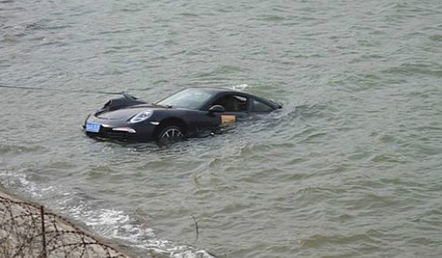 Man Crashes Porsche 911 Into Lake in China
