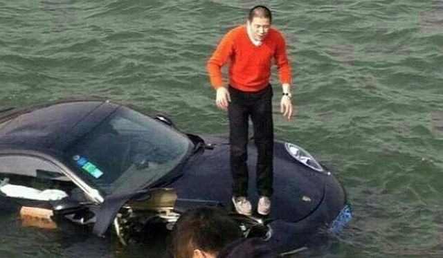 Man Crashes Porsche 911 Into Lake in China