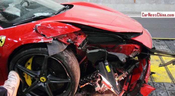 Chinese Ferrari 458 Spider Crashes in Tunnel