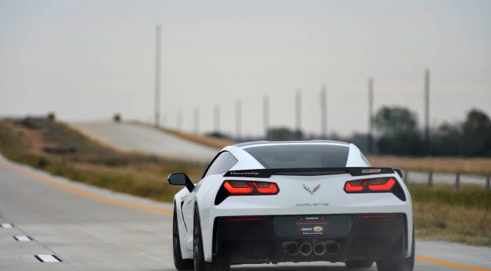 Chevrolet Corvette Stingray HPE600 by Hennessey Hits 200mph on Texas Highway!
