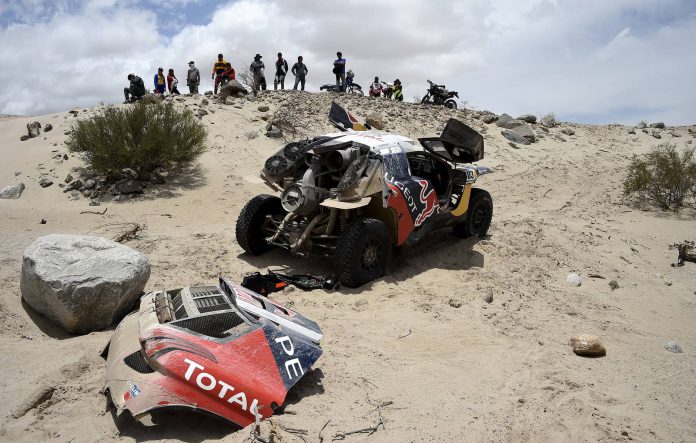 Carlos Sainz dropped out of the competition after a gearbox failure 