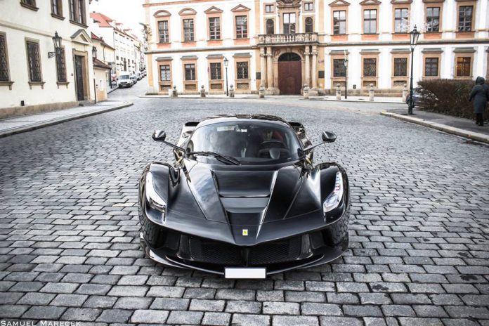 Ferrari LaFerrari black