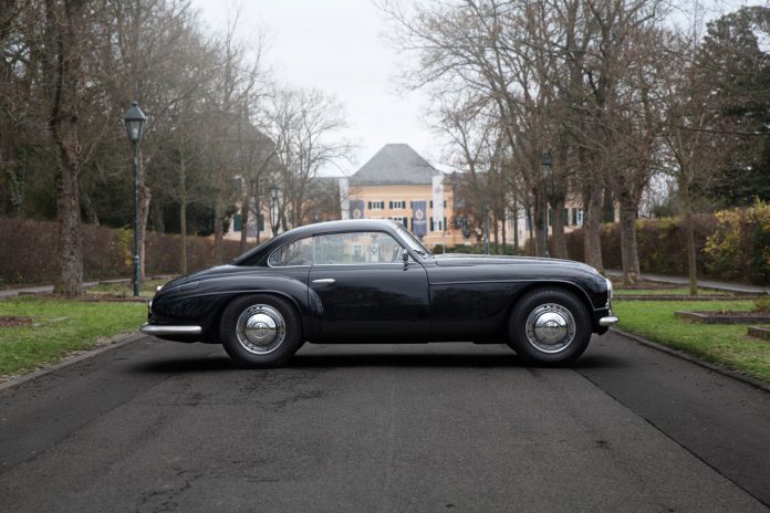 Alfa Romeo 6C 2500 SS Villa d’Este Coupé by Touring Profile