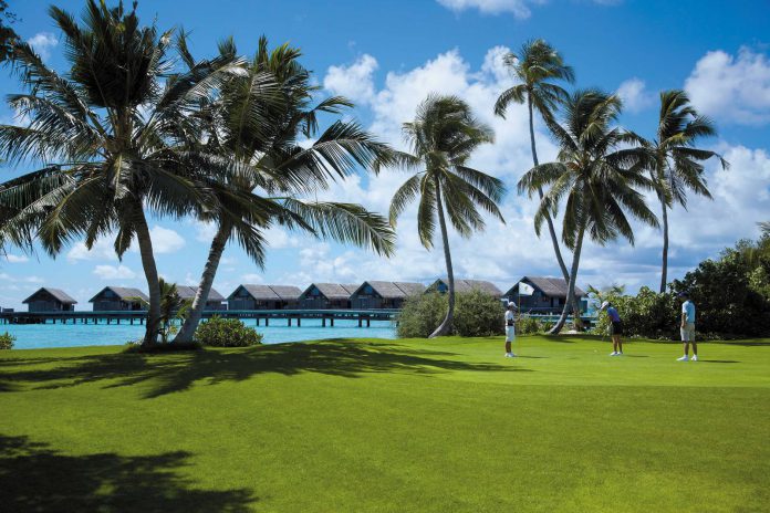 Shangri-La's Villingili Resort & Spa, Malediven_Golf course_water villas