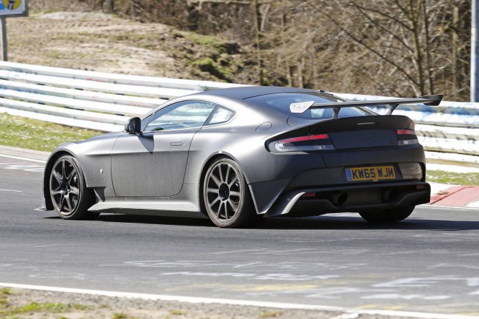 Aston Martin Vantage GT8