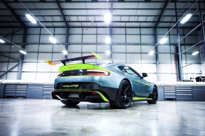 Aston Martin Vantage GT8 (5)