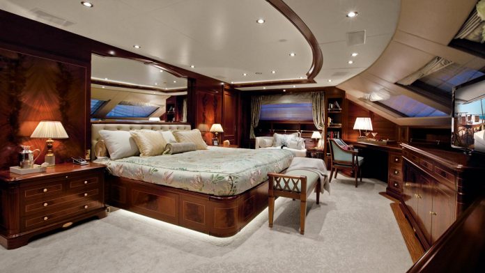 Benetti Crystal 140 Yacht (12)