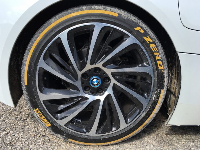 BMW i8 Pirelli