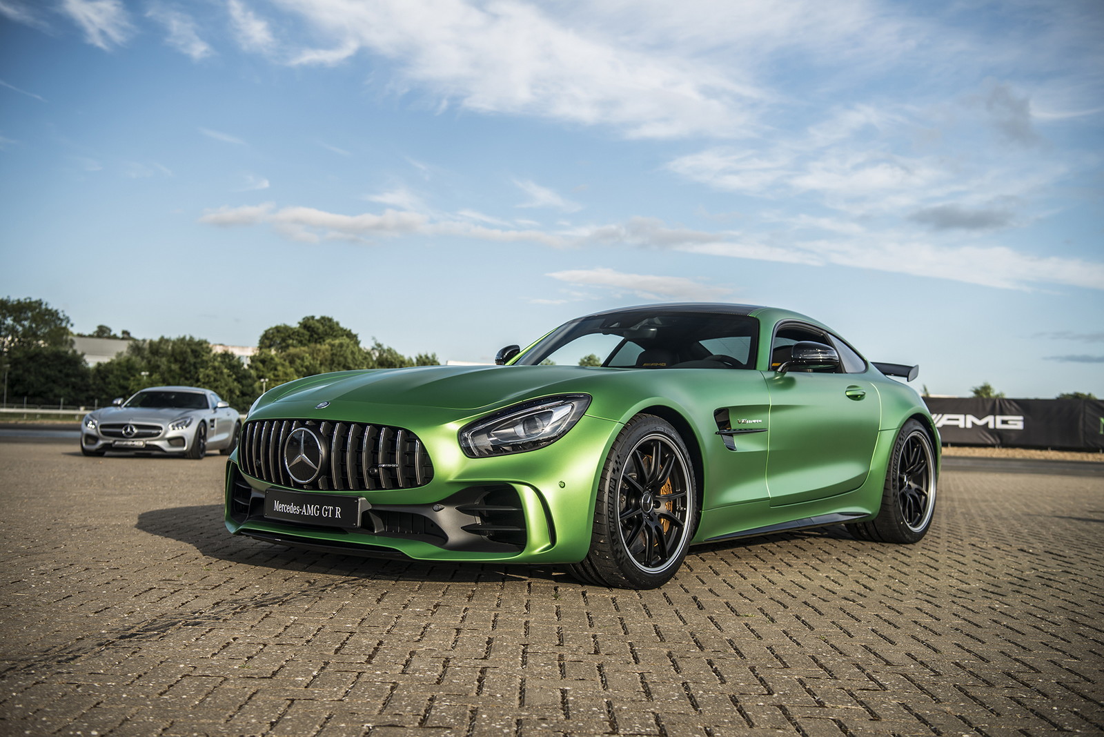 amg gt r