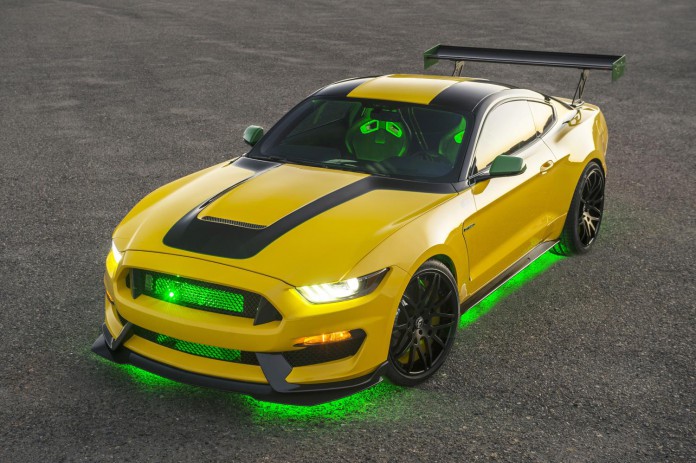 Ford “Ole Yeller” Mustang Shelby GT350 (1)