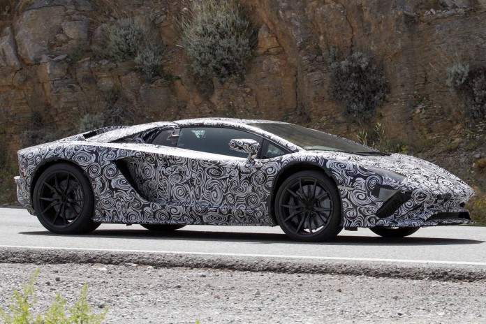 2017 Lamborghini Aventador Roadster Facelift