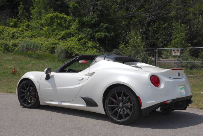 Alfa Romeo 4C Spider (15)