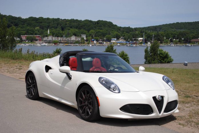 Alfa Romeo 4C Spider (20)