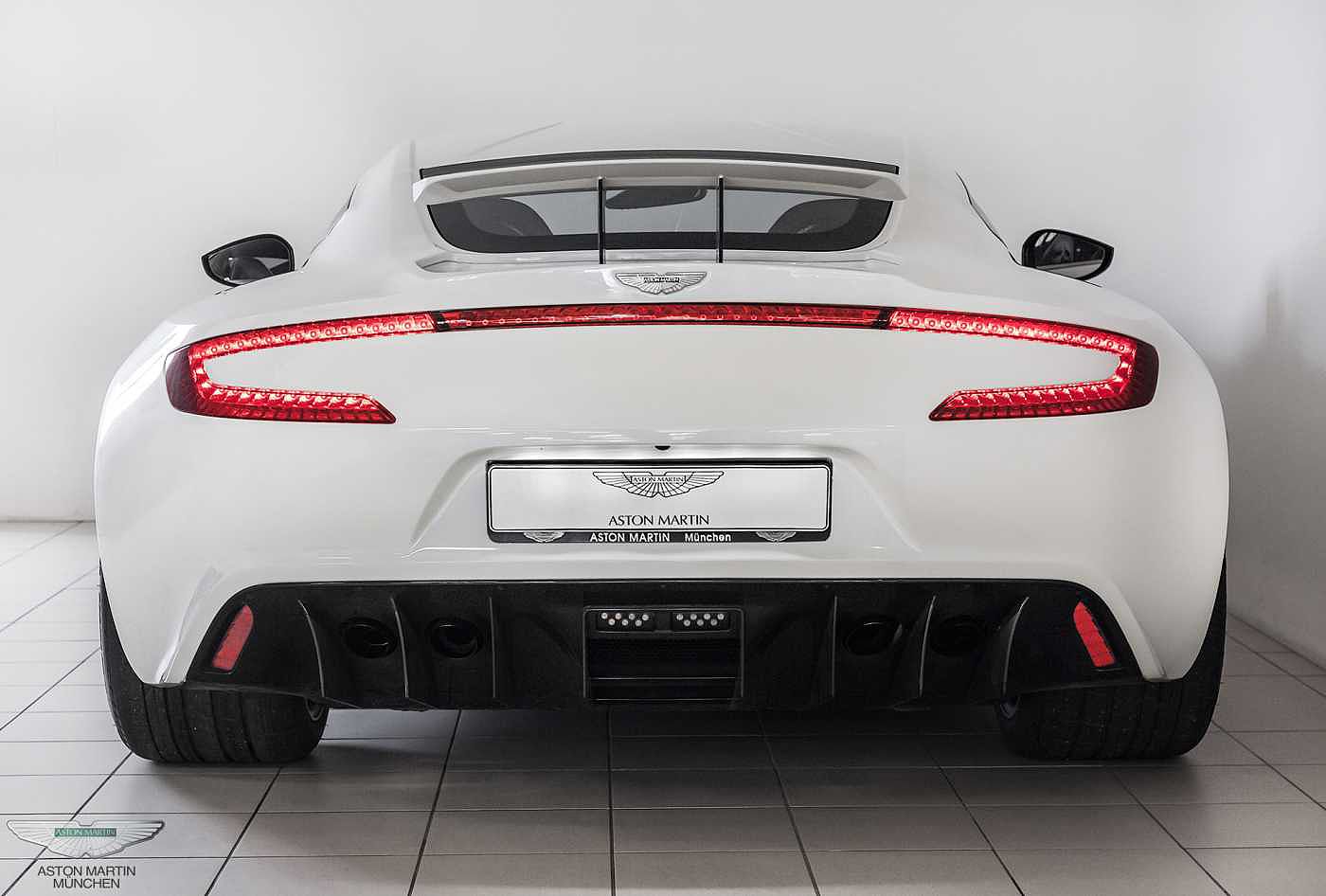 Aston Martin one-77