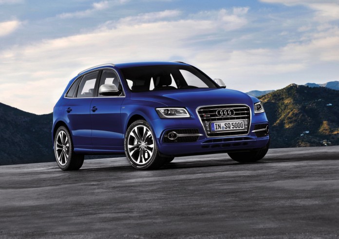 Estoril Blue Audi SQ5