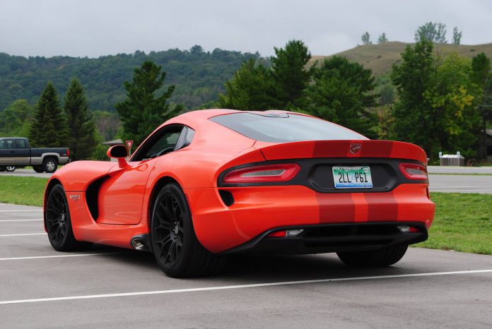 2016 Dodge Viper GTC (14)