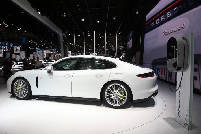 Porsche Panamera 4S e-Hybrid  (13)