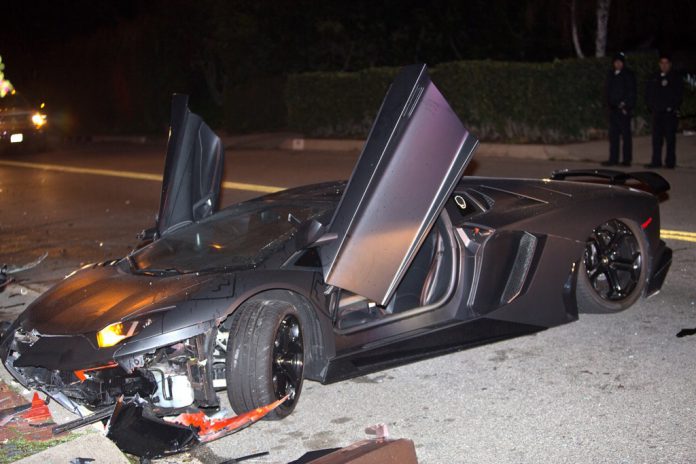 Chris Brown Lamborghini Aventador Crash (17)