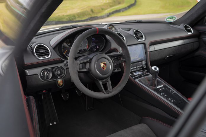 Porsche 718 Cayman GT4 Interior