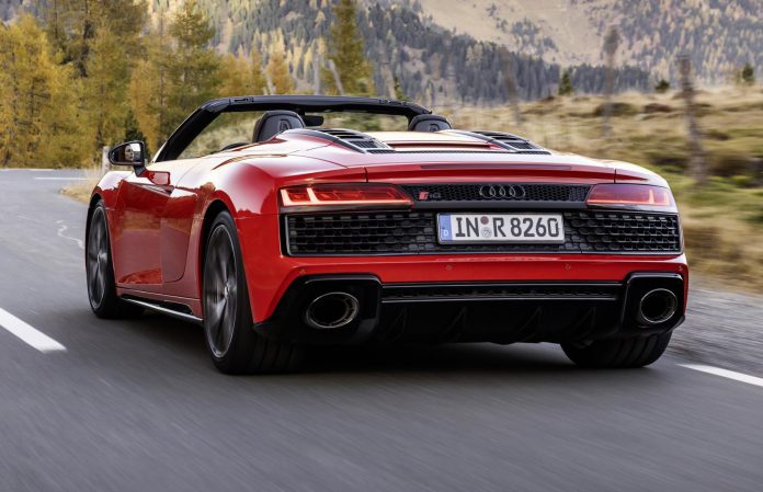 2020 Audi R8 RWD Spyder Top Down